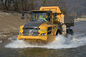 Materialtransport mit Dumper