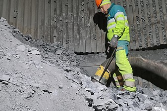 Absaugung von Geröllbrocken aus Brecher