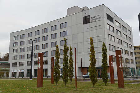 Geschäftshaus Seidenstrasse 2/4/6, Wallisellen, Jahr 2011