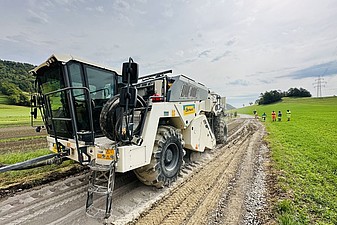 Stabilisierung mit Wirtgen Bodenfräse.