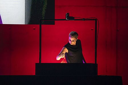 Sandmalerin Kelly am Kundenanlass der EbiMIK Eröffnung
