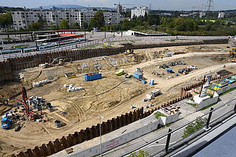 Baugrube am Stadtrand in Dübendorf