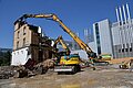 Rückbau und Materialsortierung mit Baggern.